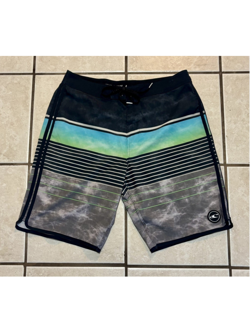 Quiksilver Shorts Mens 32 Blue Gray Stripe Board Shorts Swim Trunks Surf 9"